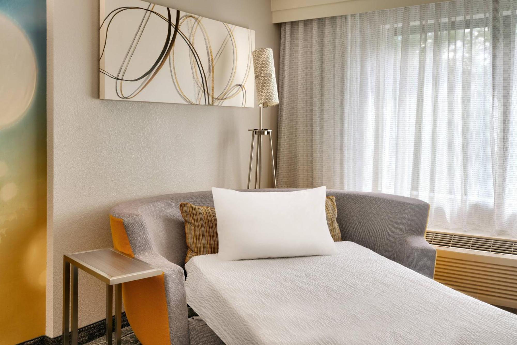 Courtyard By Marriott Charlotte Airport Loso Екстер'єр фото