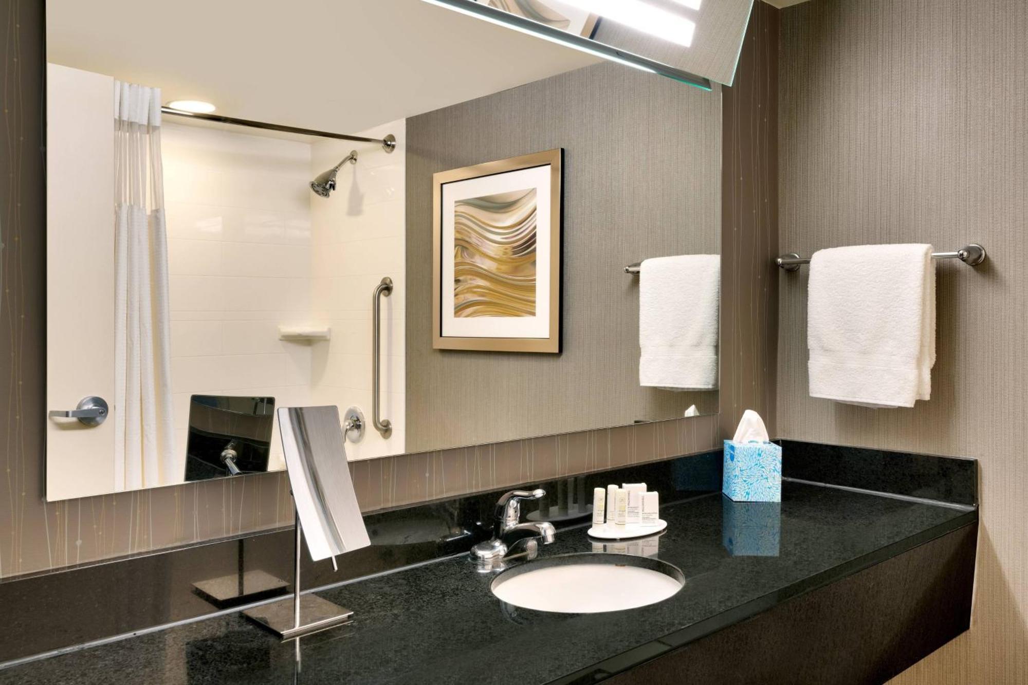 Courtyard By Marriott Charlotte Airport Loso Екстер'єр фото