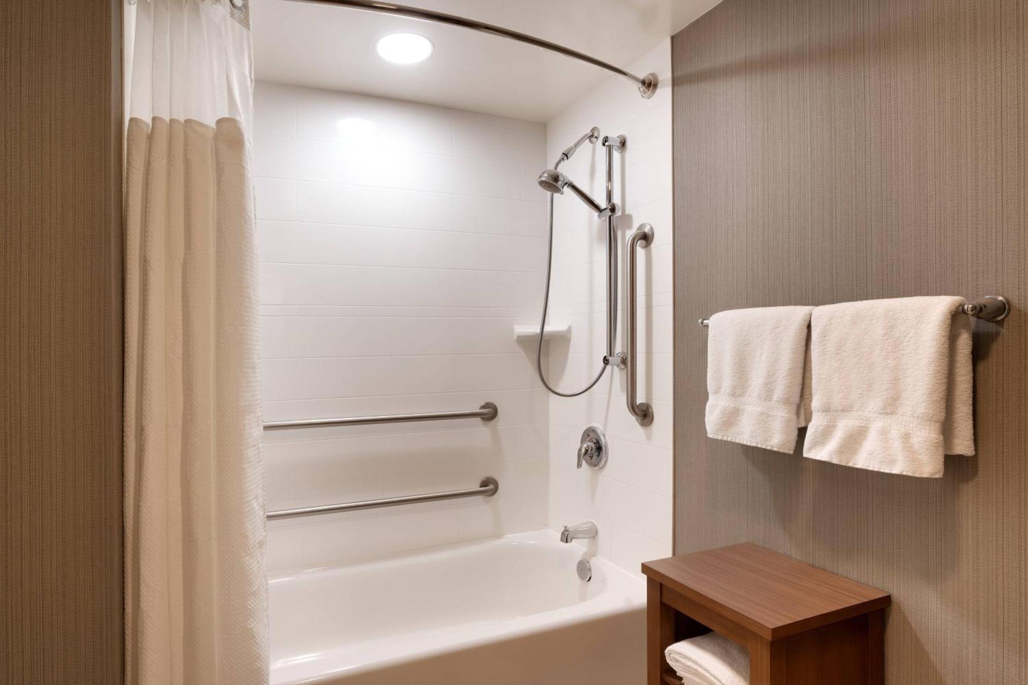 Courtyard By Marriott Charlotte Airport Loso Екстер'єр фото