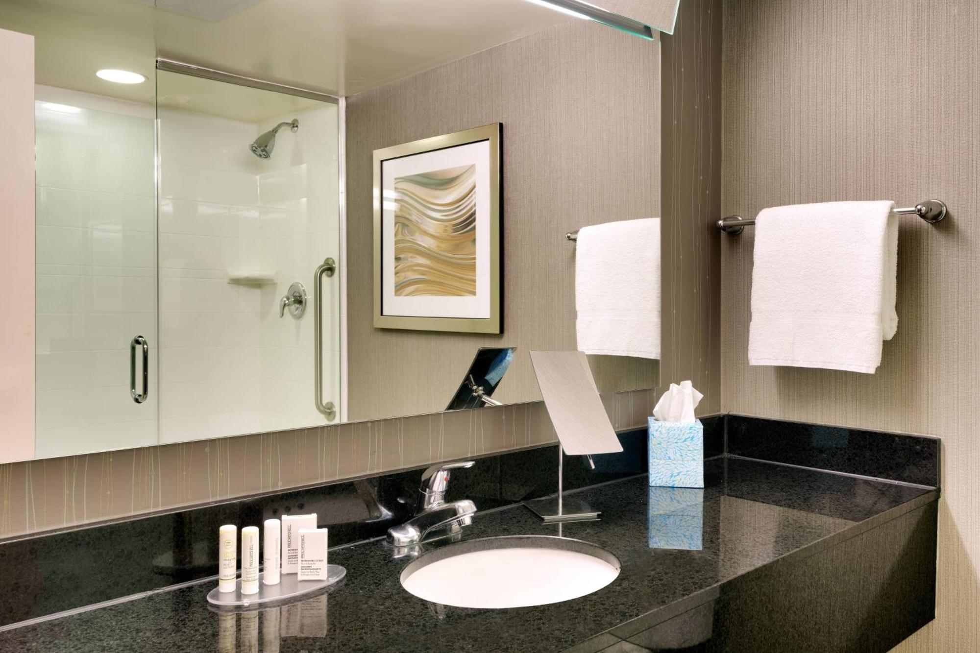 Courtyard By Marriott Charlotte Airport Loso Екстер'єр фото